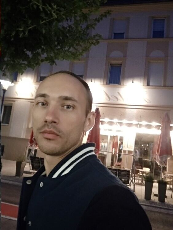  ,   Georg, 45 ,   