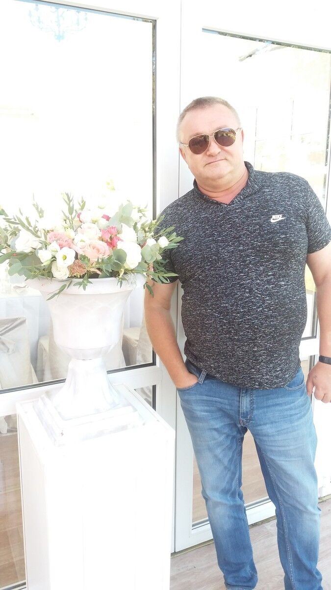  9421582  Igor, 53 ,    