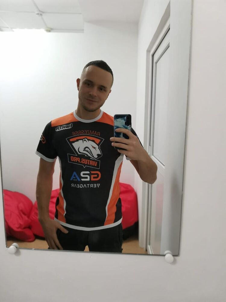  53988232  Fearku, 38 ,    Dhaka