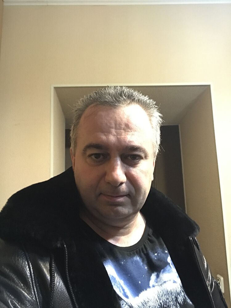  53837082  , 49 ,    