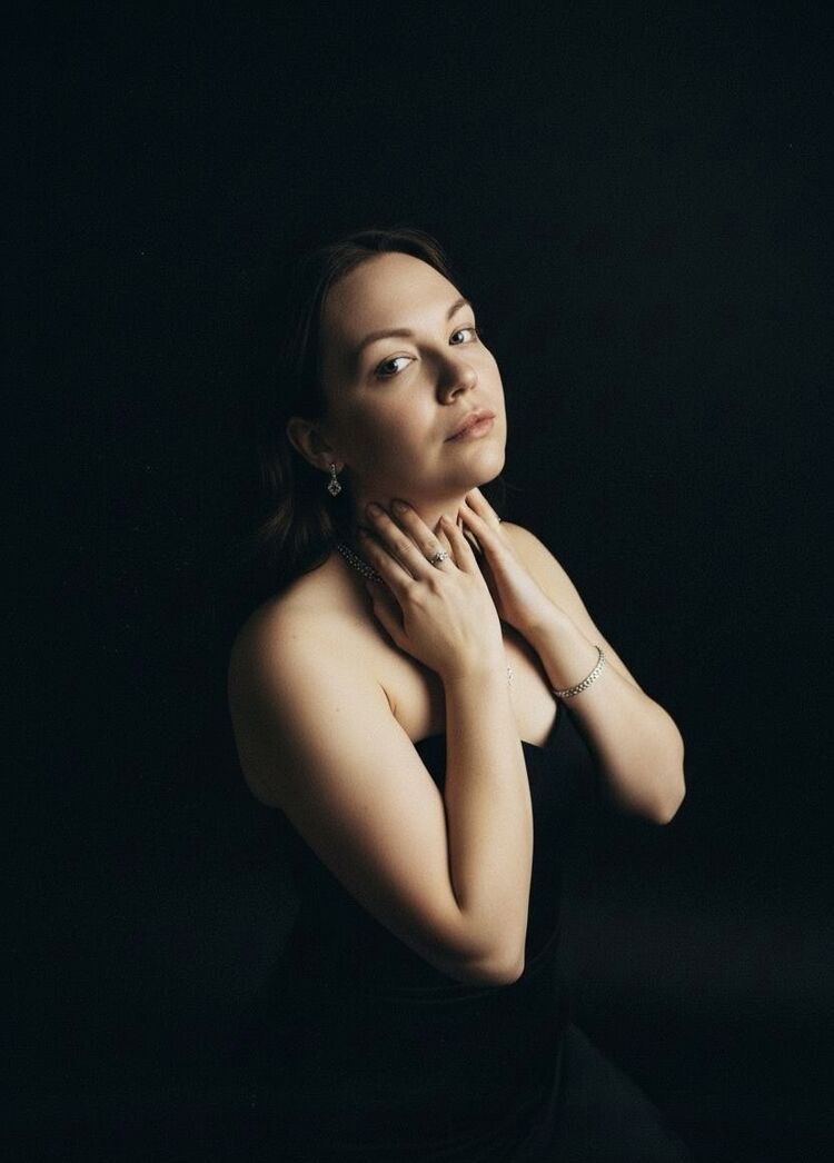  54716352  Yuliya, 29 ,    