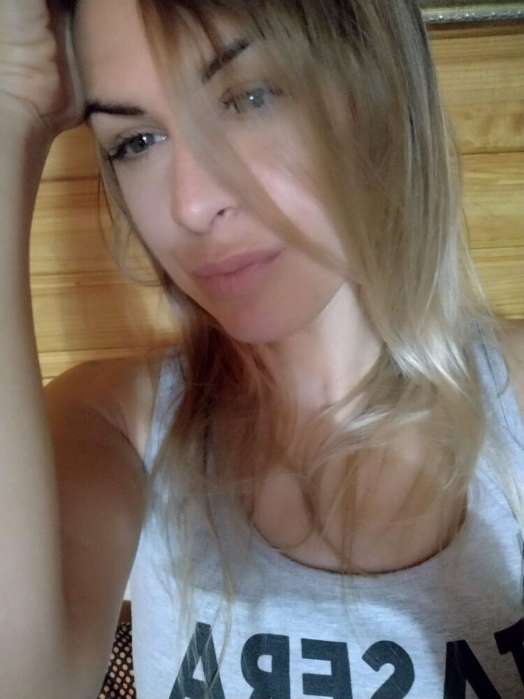  ,   Elens, 39 ,   ,   