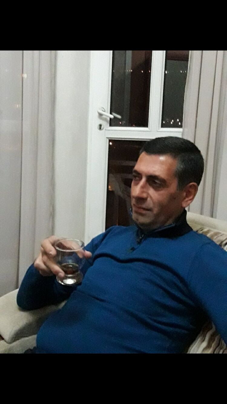  27673392  Armen, 54 ,    