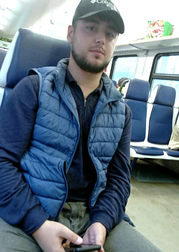  39653512  Zubaira, 27 ,    