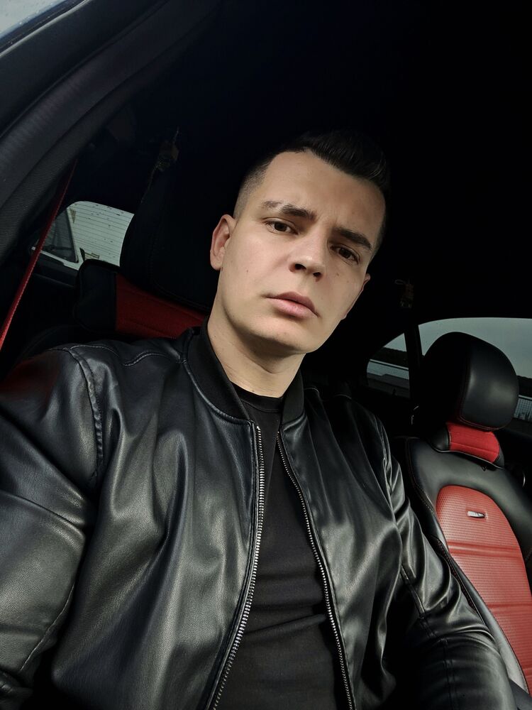  26615602  Alexan, 33 ,    