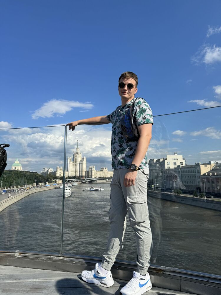  44978302  Vladimir, 34 ,    