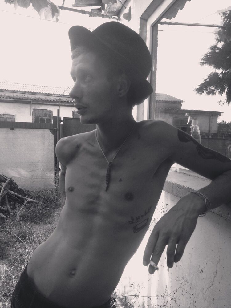  18805822  , 37 ,    