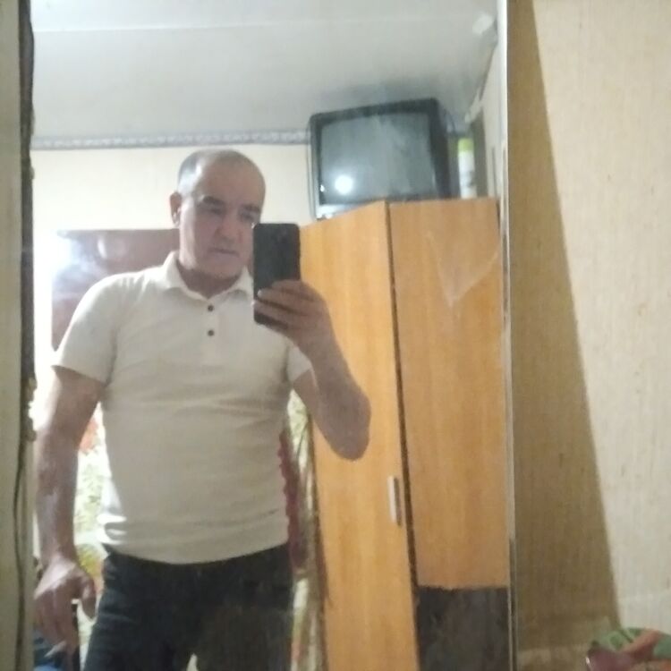  53327772  Gayratbek, 48 ,    