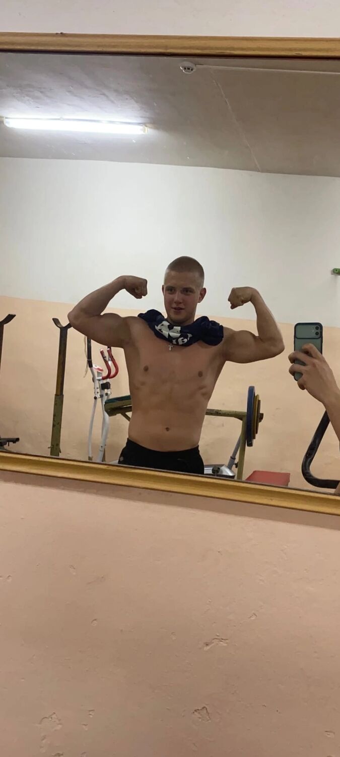  ,   Slavik, 22 ,   ,   