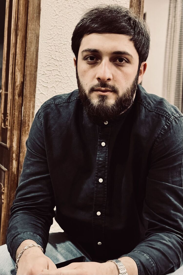  ,   Narek, 25 ,   ,   , c 