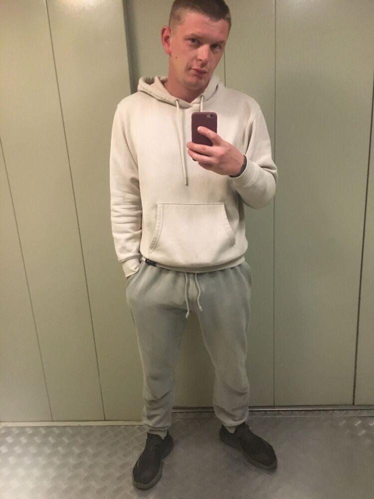  39275282  , 32 ,    -