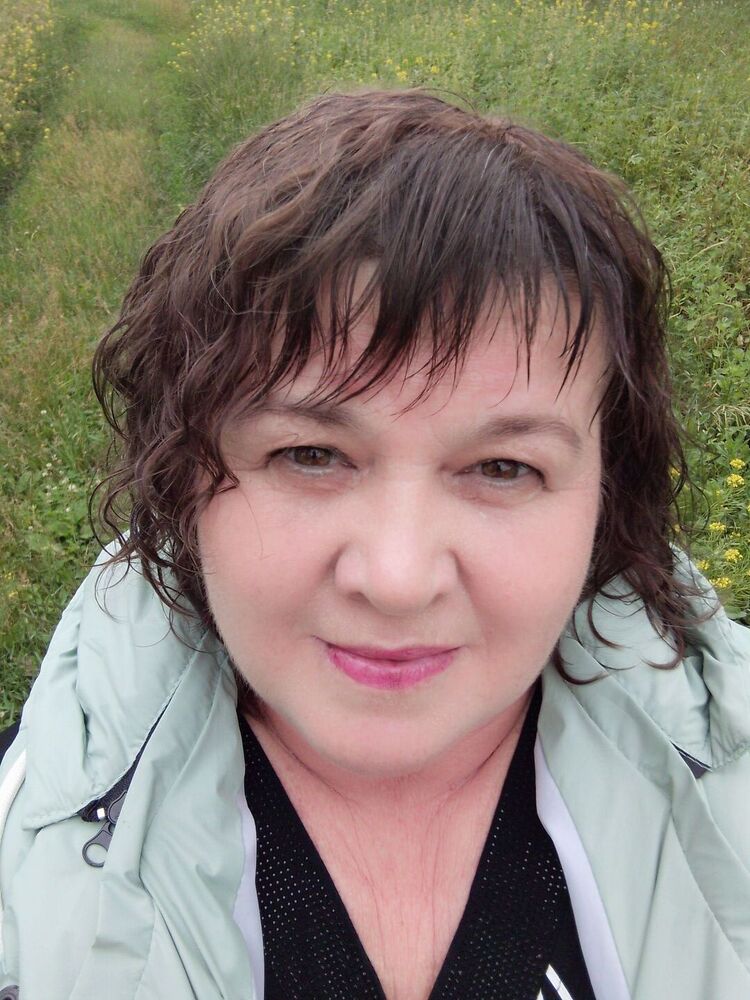 44442572  Nadezhda, 54 ,    