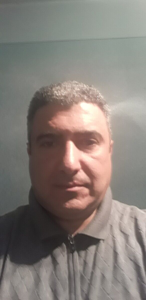  22325182  Hayk, 41 ,    