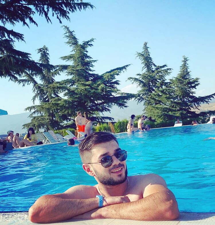  ,   Artur, 35 ,   ,   , c , 