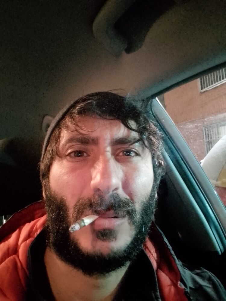  ,   Artur, 37 ,   ,   , c , 