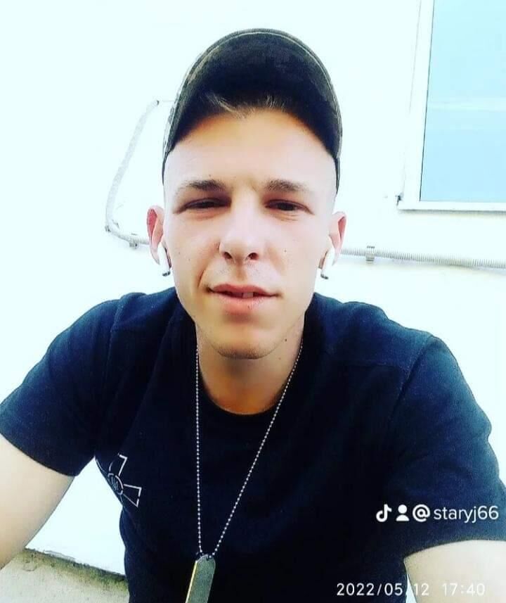  31129922  Starjy, 25 ,    