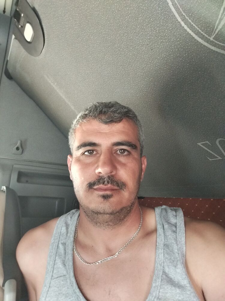  Esenyurt,   Mustafa, 42 ,   ,   