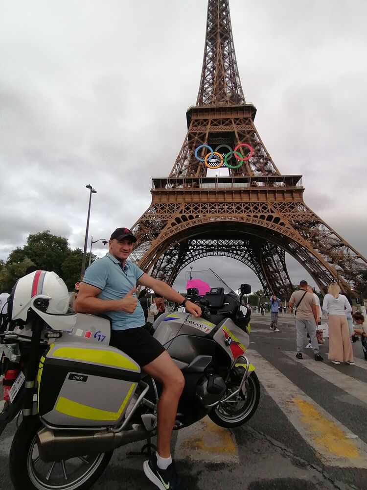  45930012  Stanislav, 40 ,    