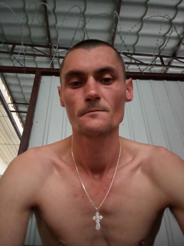  36744882  Artur, 35 ,    