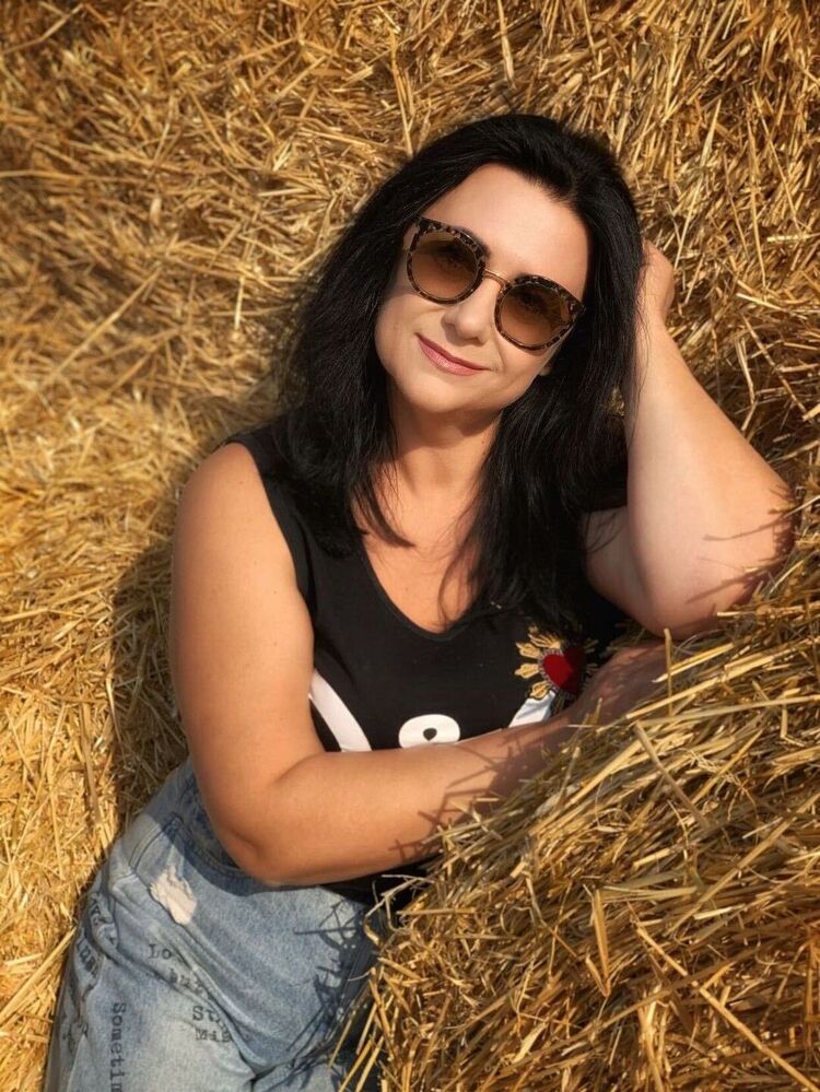  41251482  Iryna, 50 ,    Praha