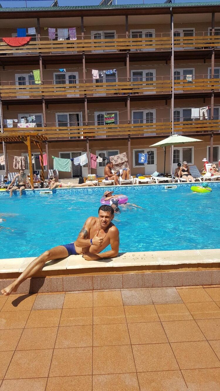  37556542  Igor, 42 ,    