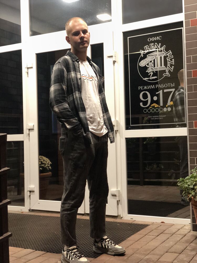  37310712  Vadim, 25 ,    