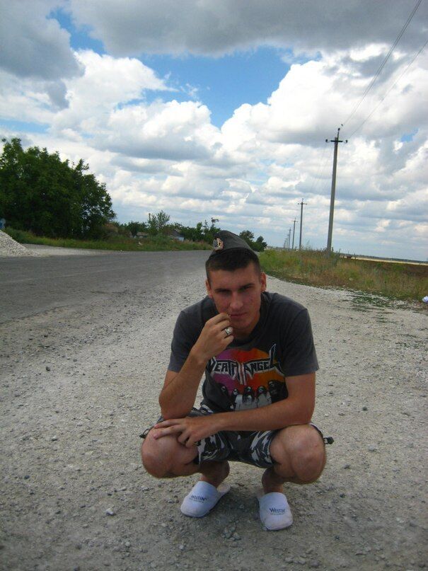  30225432  Ivan, 32 ,    
