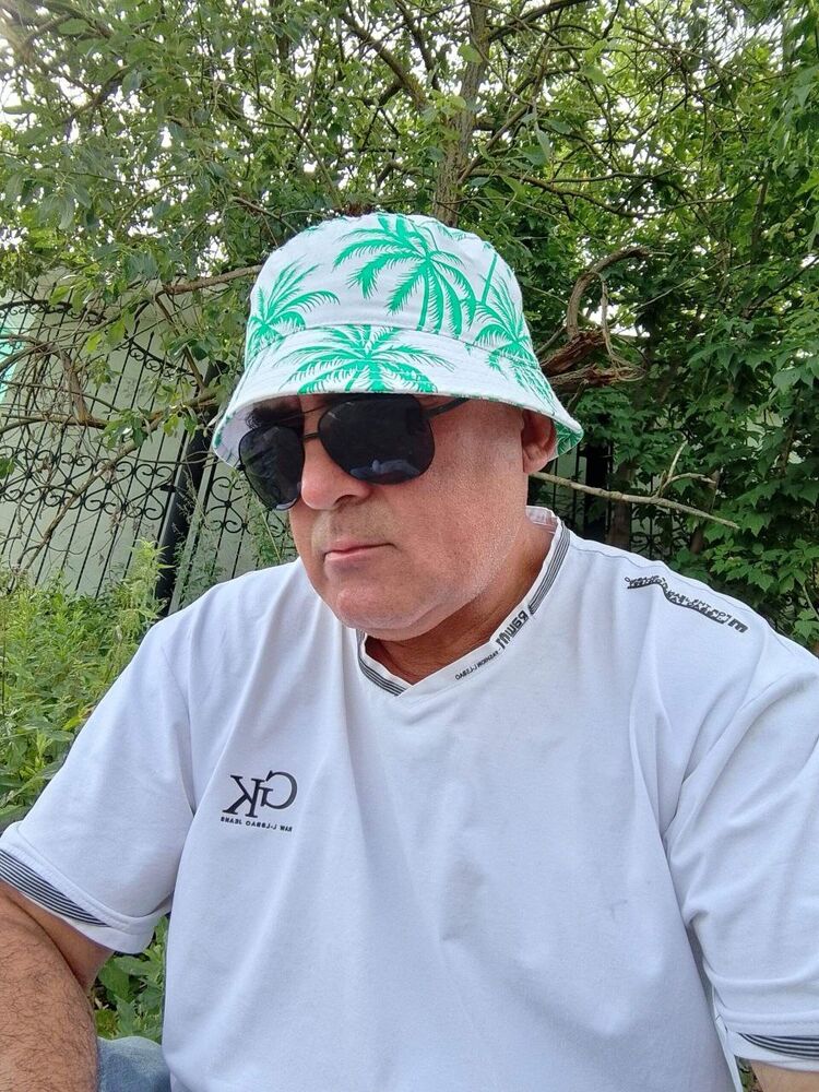  54402462  Arthur james, 55 ,    