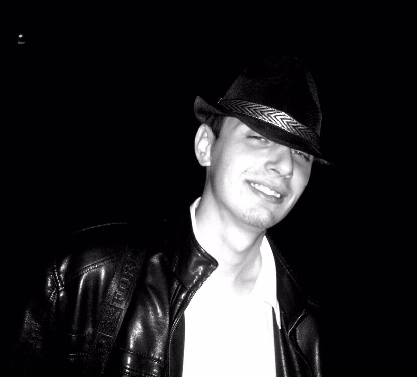  30572222  Dmitriy, 31 ,    