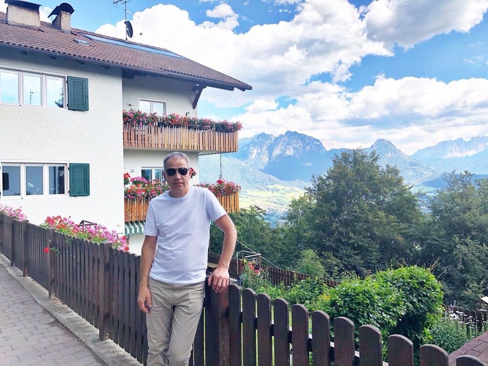  18563902  Roland, 50 ,    