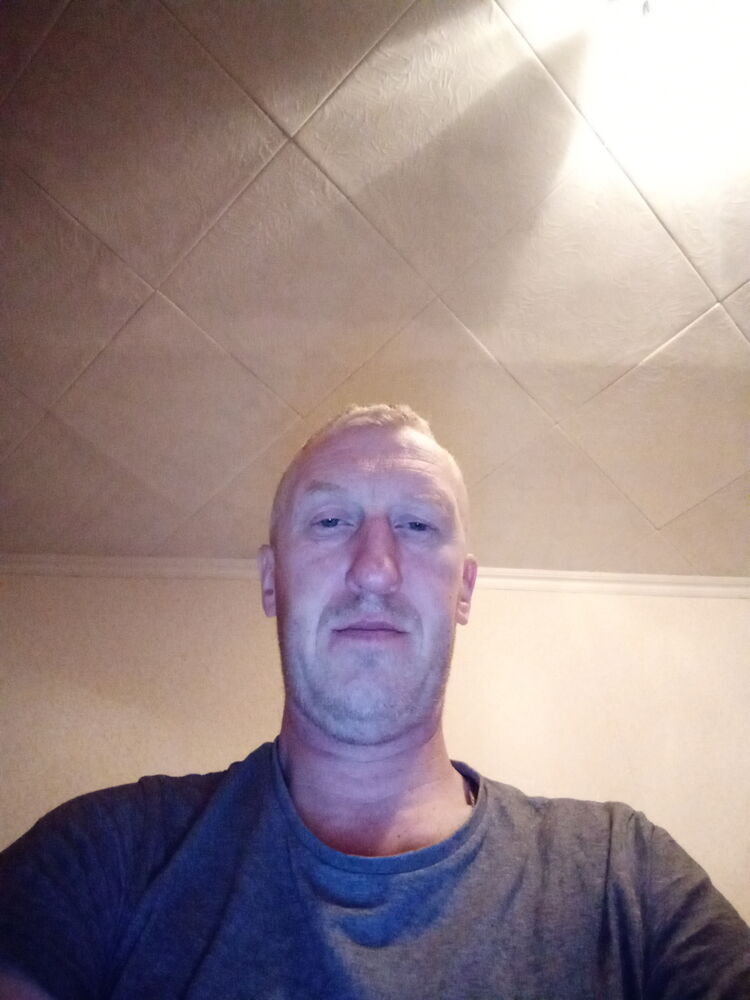  31873072  Evgeni, 45 ,    -
