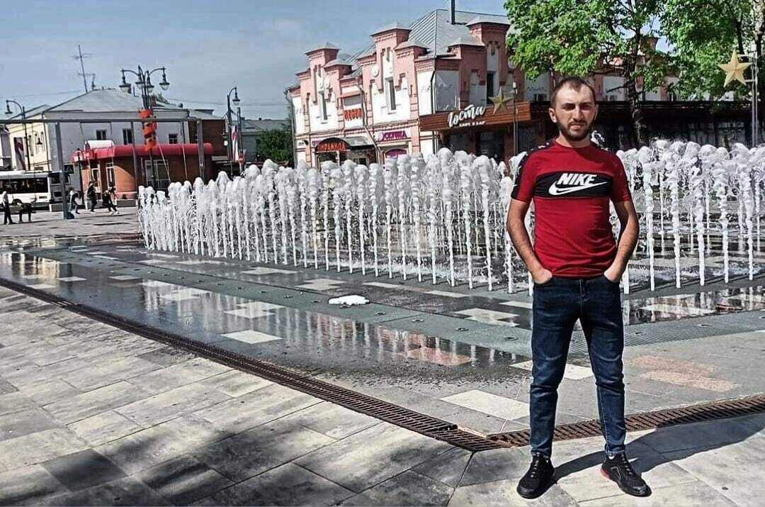  ,   Arman, 27 ,   ,   