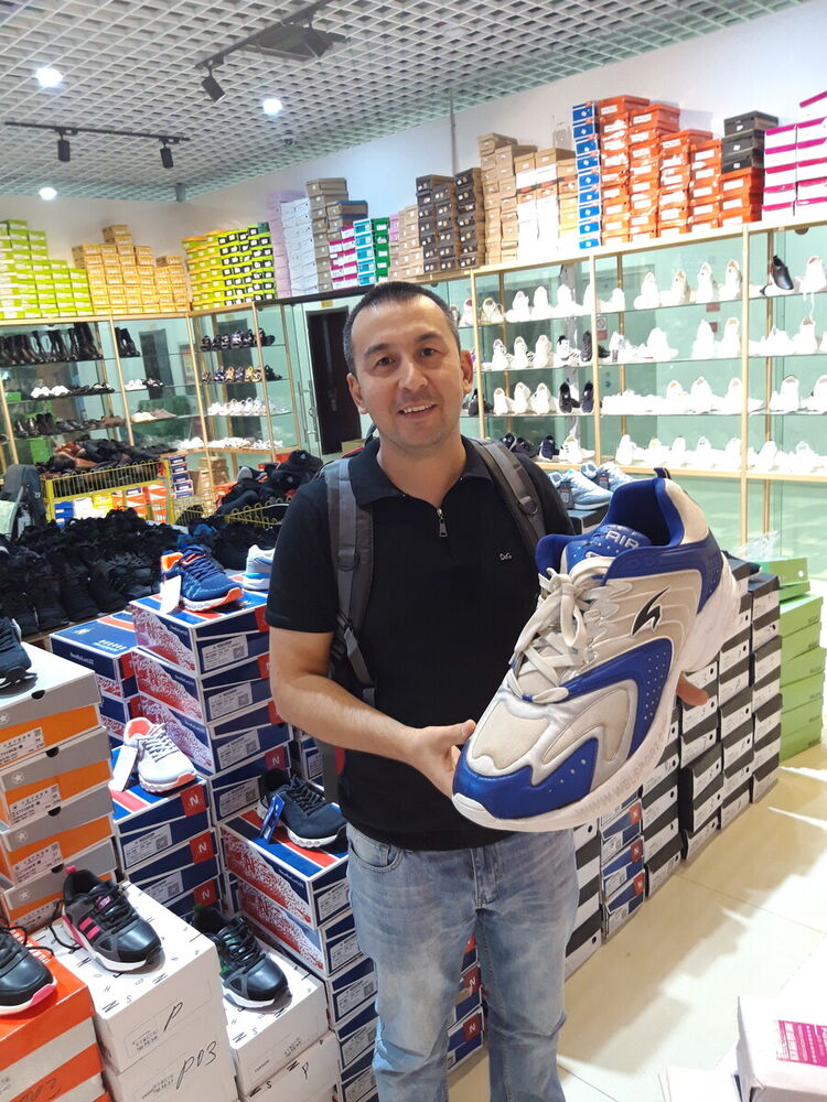 21604752  Dima, 42 ,    