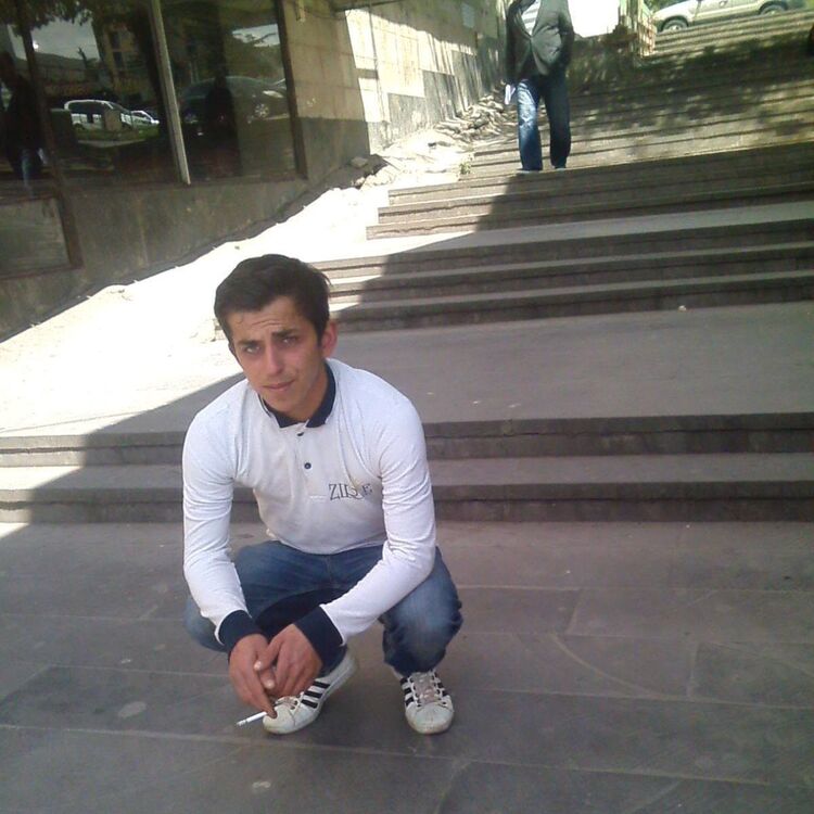  14619442  Aki, 27 ,    