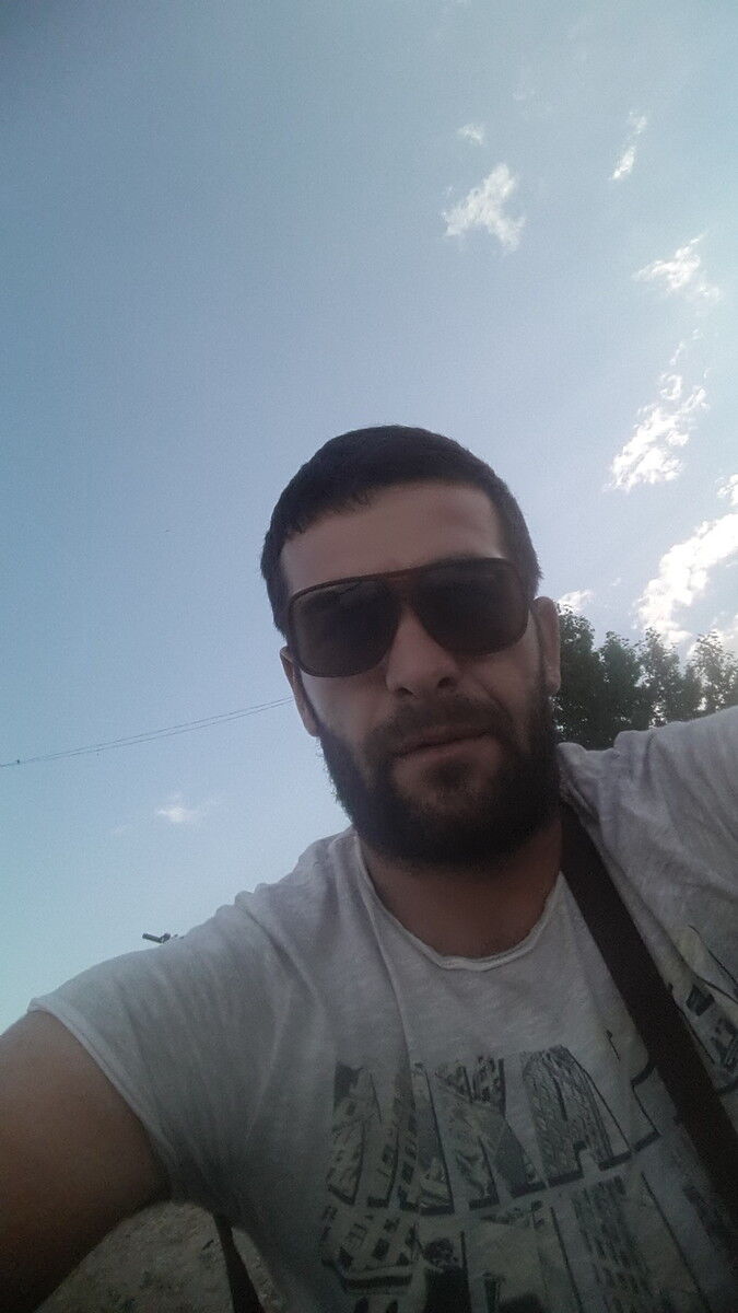  19228212  Rezi, 39 ,    