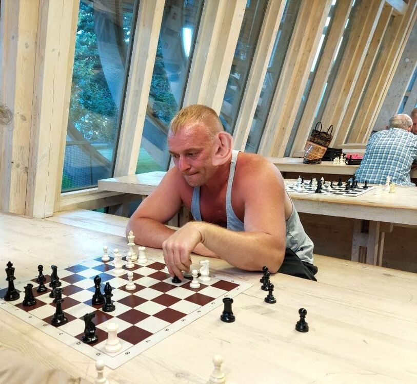  35227402  , 41 ,    