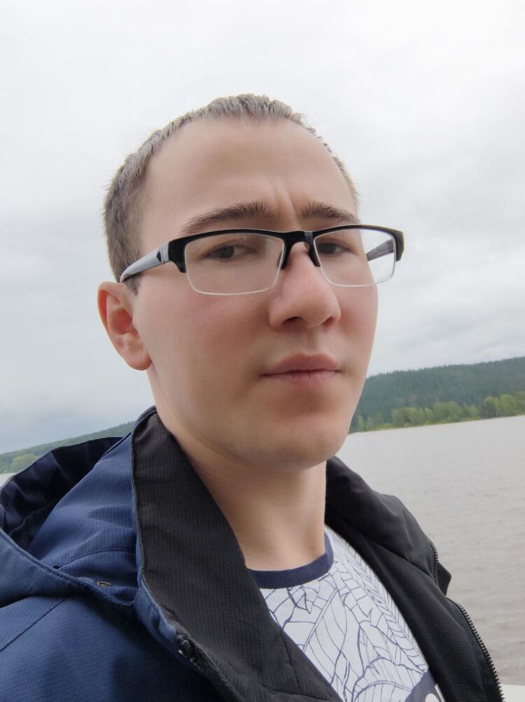  46658312  LEONID, 31 ,    