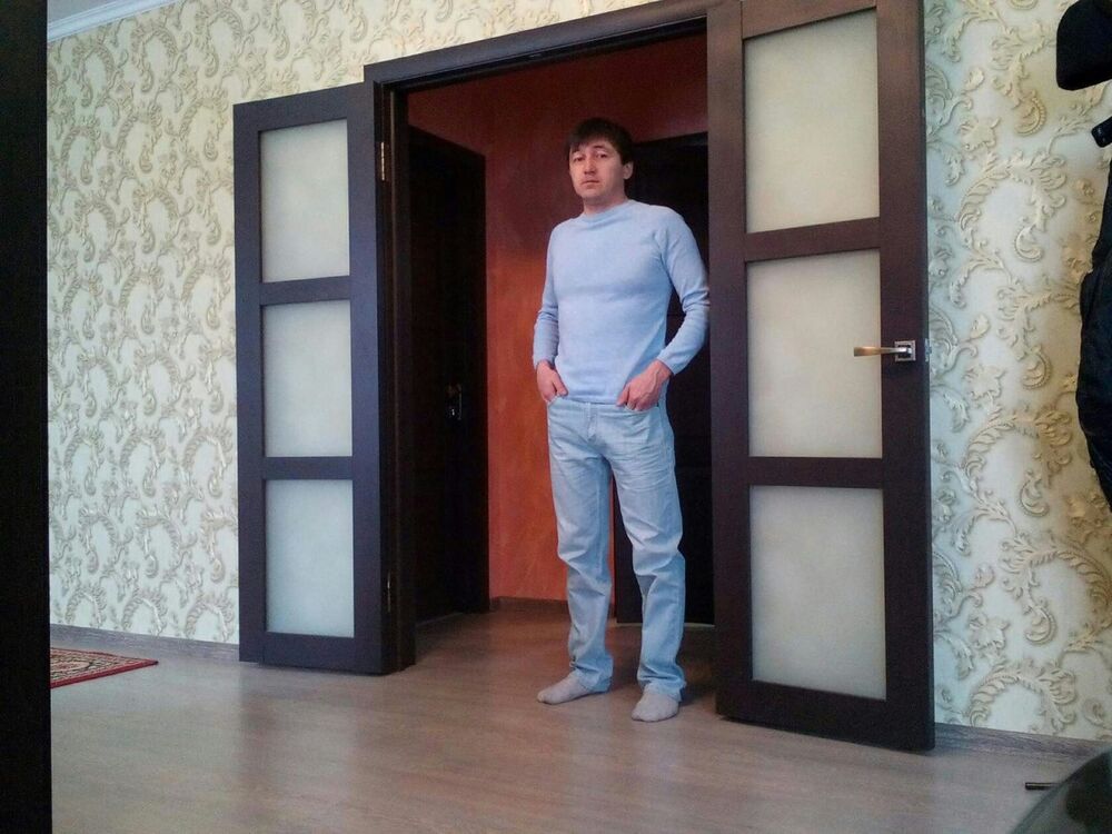  15811702  Timur, 39 ,    