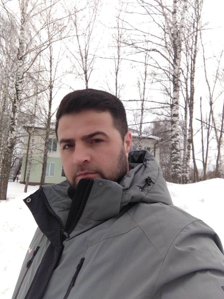  ,   Ruslan, 40 ,   ,   , c 