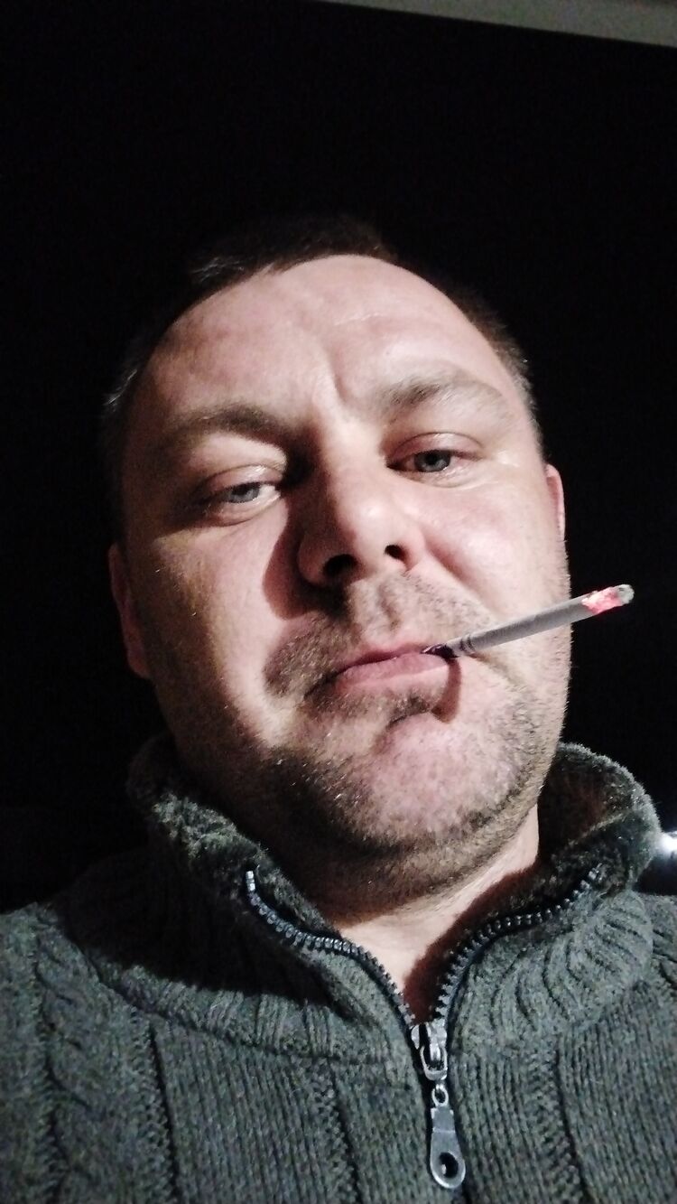  42230802  Ivan, 39 ,    