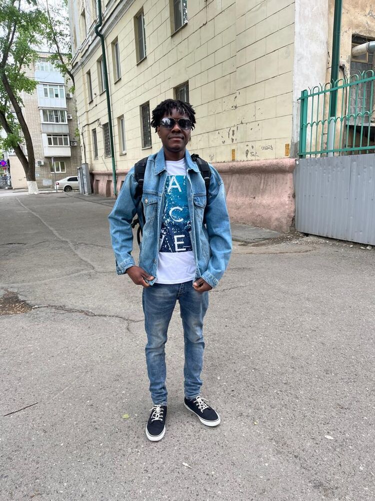  52978822  Adeniyi, 31 ,    