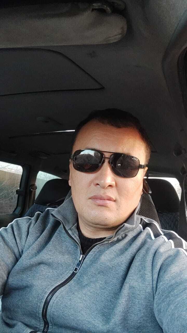 ,   Rinat, 40 ,   ,   