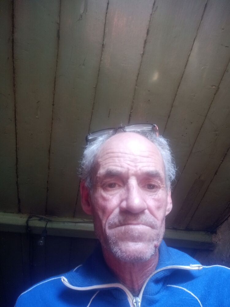  52589442  Andrei, 48 ,    