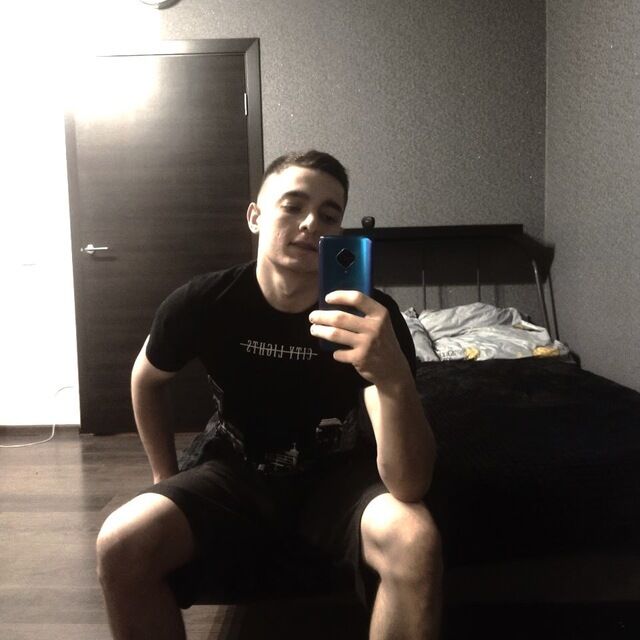  ,   Viktor, 22 ,   ,   