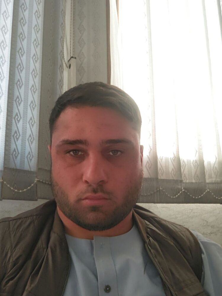  ,   Karim, 25 ,   ,   