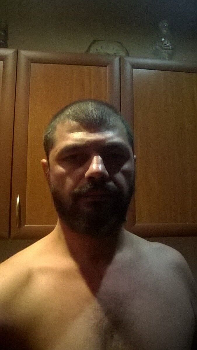  9985492  Maks, 41 ,    