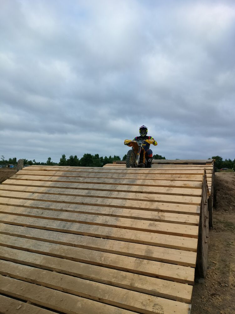  44802252  , 37 ,    