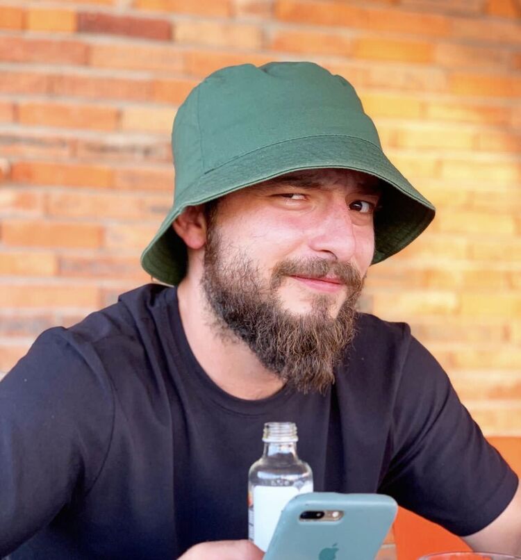  -,   Mikael, 31 ,   ,   , c , 