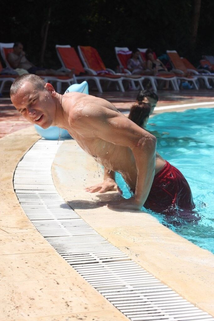  ,   Alex, 32 ,   ,   , c , 