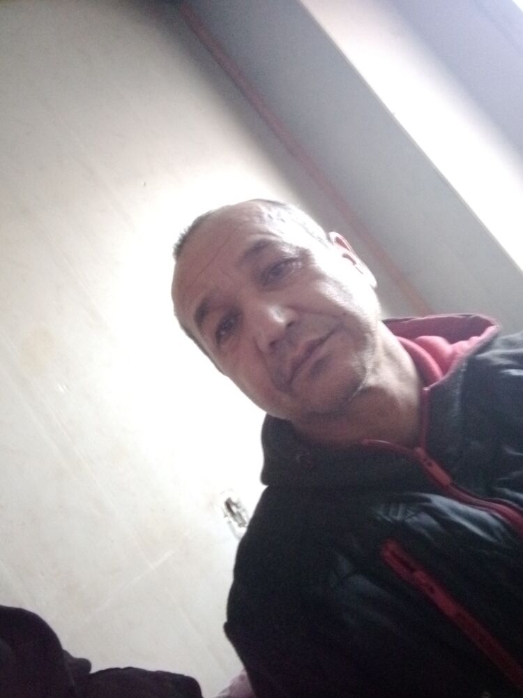  40239682  , 54 ,    